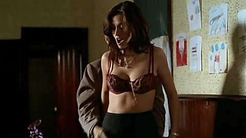 Pic: Dara Tomanovich in Amnesia (1997)