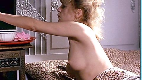 Pic: Isabelle Mergault in Pour 100 briques t'as plus rien... (1982)