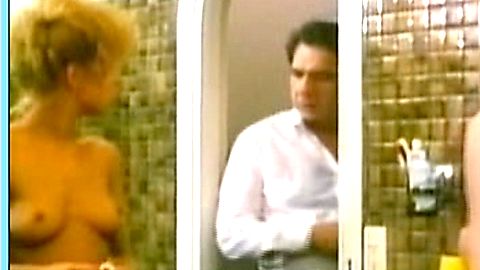 Pic: Isabelle Mergault in Vous habitez chez vos parents? (1983)