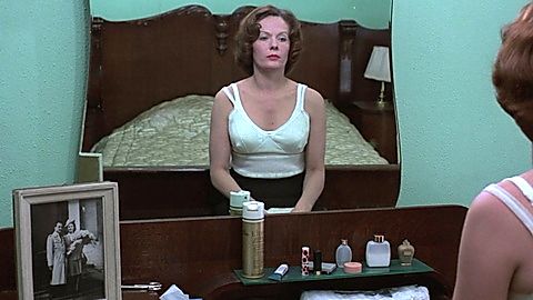 Pic: Delphine Seyrig in Jeanne Dielman, 23, quai du Commerce, 1080 Bruxelles (1976)
