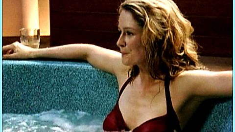 Pic: Miranda Otto in The Starter Wife (2007)