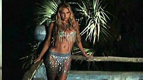 Pic: Anna Kournikova in E! True Hollywood Story (1996)