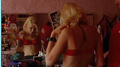 Pic: Tara Subkoff in All Over Me (1997)