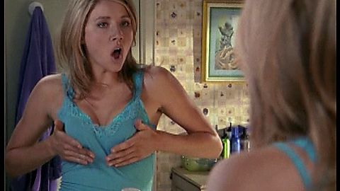 Pic: Sarah Chalke in Scrubs (2001)