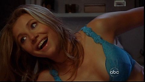Pic: Sarah Chalke in Scrubs (2001)