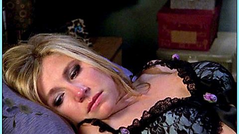 Pic: Sarah Chalke in Scrubs (2001)