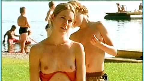 Pic: Lisa Martinek in Der Mann von nebenan (2002)