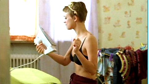 Pic: Heike Makatsch in Naked (2002)