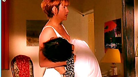 Pic: Clémentine Célarié in Les coquelicots sont revenus (1999)
