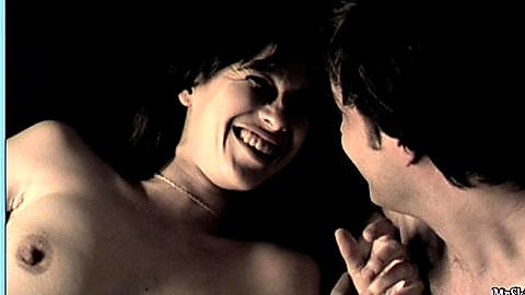 Pic: Ariadna Gil in Nueces para el amor (2000)