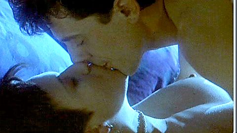 Pic: Ariadna Gil in Amo tu cama rica (1991)