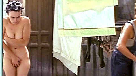 Pic: Ariadna Gil in Libertarias (1996)