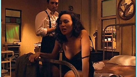 Pic: Ariadna Gil in La virgen de la lujuria (2002)