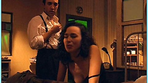 Pic: Ariadna Gil in La virgen de la lujuria (2002)