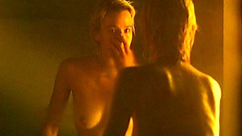 Pic: Ariadna Gil in Antártida (1995)