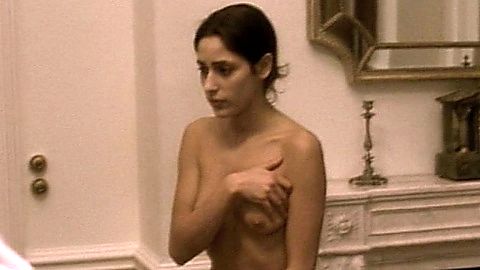 Pic: Summer Phoenix in Esther Kahn (2000)