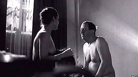 Pic: Hannelore Elsner in Die Unberührbare (2000)