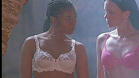Pic: Regina Hall in Scary Movie 2 (2001)