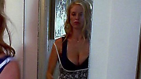 Pic: Kelli Garner in Red Velvet (2009)
