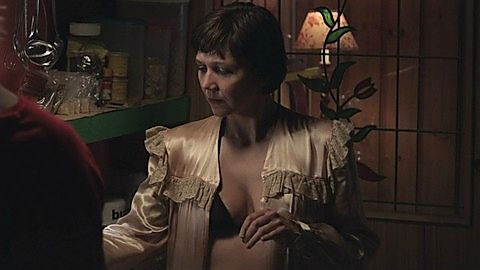 Pic: Maggie Gyllenhaal in Frank (2014)