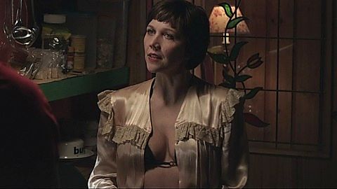 Pic: Maggie Gyllenhaal in Frank (2014)