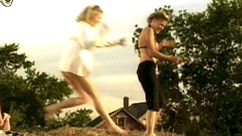 Pic: Keri Lynn Pratt in The Smokers (2000)
