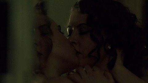 Pic: Caroline Dhavernas in Hannibal