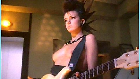 Pic: Eva Cobo in Un par de huevos (1985)