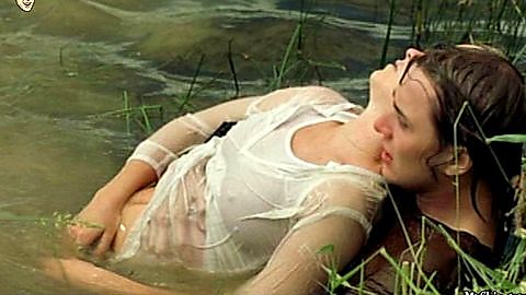 Pic: Taryn Manning in Dandelion (2004)