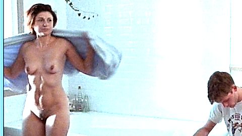 Pic: Marina Rodriguez-Tomé in Du poil sous les roses (2000)