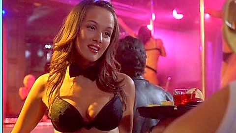 Pic: Crystal Lowe in National Lampoon's Going the Distance (2004)