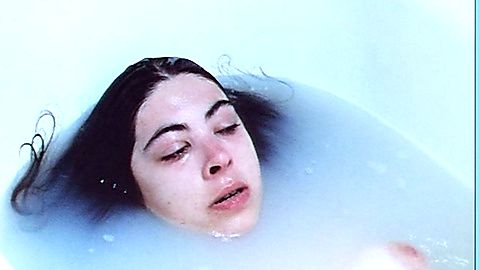Pic: Marina de Van in See the Sea (1997)