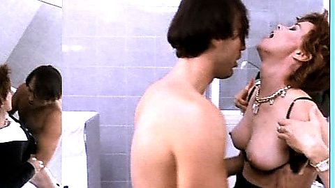 Pic: Lise Cutter in Fleshtone (1994)