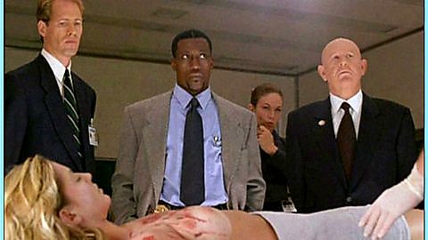 Pic: Mary Moore in Murder at 1600 (1997)