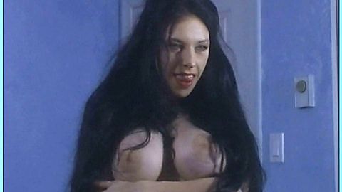 Pic: Syn DeVil in Vampire Sisters (2004)