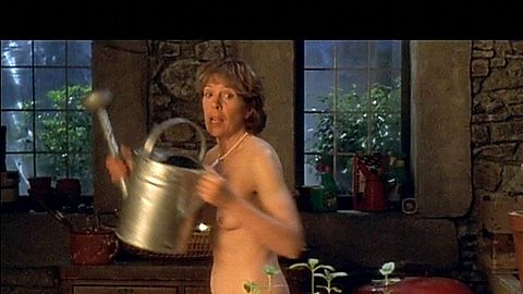 Pic: Penelope Wilton in Calendar Girls (2003)