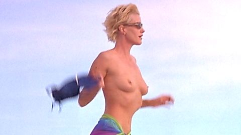 Pic: Anna Gunn in Nobody's Baby (2001)