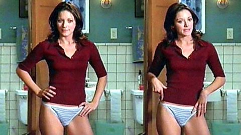 Pic: Elizabeth Bogush in Scrubs (2001)