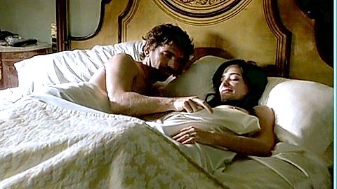 Pic: Ana Torrent in El juego de luna (2001)
