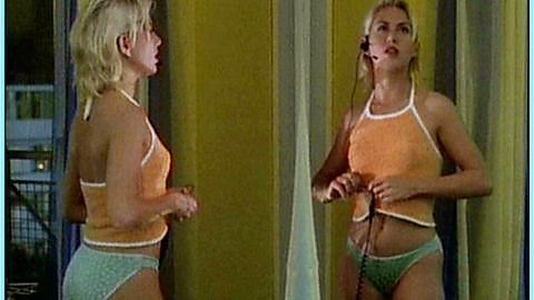 Pic: Gruschenka Stevens in Der kalte Finger (1996)