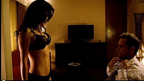 Pic: Emmanuelle Vaugier in Hawaii Five-0 (2010)