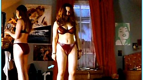 Pic: Mina Tander in Honolulu (2001)