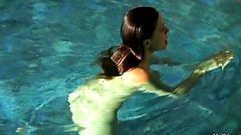 Pic: Mina Tander in Wen küsst die Braut? (2002)