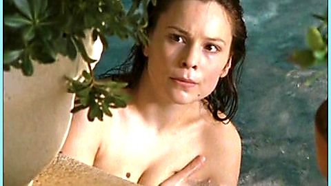 Pic: Mina Tander in Wen küsst die Braut? (2002)