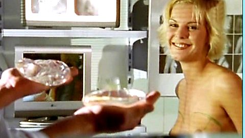 Pic: Ivonne Schönherr in Wen küsst die Braut? (2002)