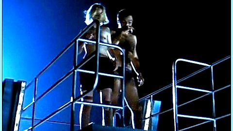 Pic: Julia Hummer in Honolulu (2001)