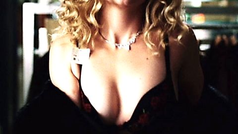 Pic: Kim Poirier in Dawn of the Dead (2004)