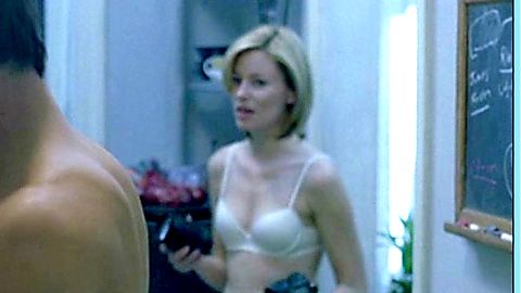 Pic: Elizabeth Banks in Heights (2005)