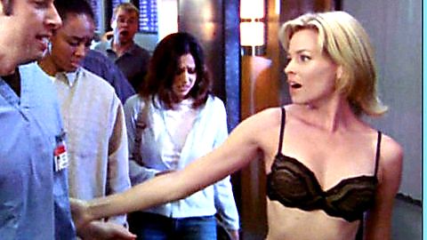 Pic: Elizabeth Banks in Scrubs (2001)