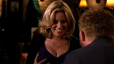 Pic: Elizabeth Banks in Modern Family
